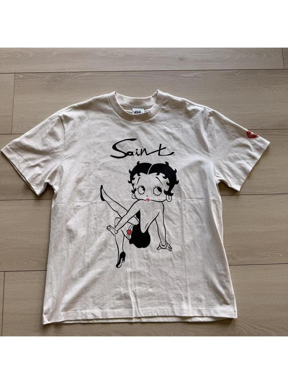 Saint Michael Men's Cream and White Tshirt